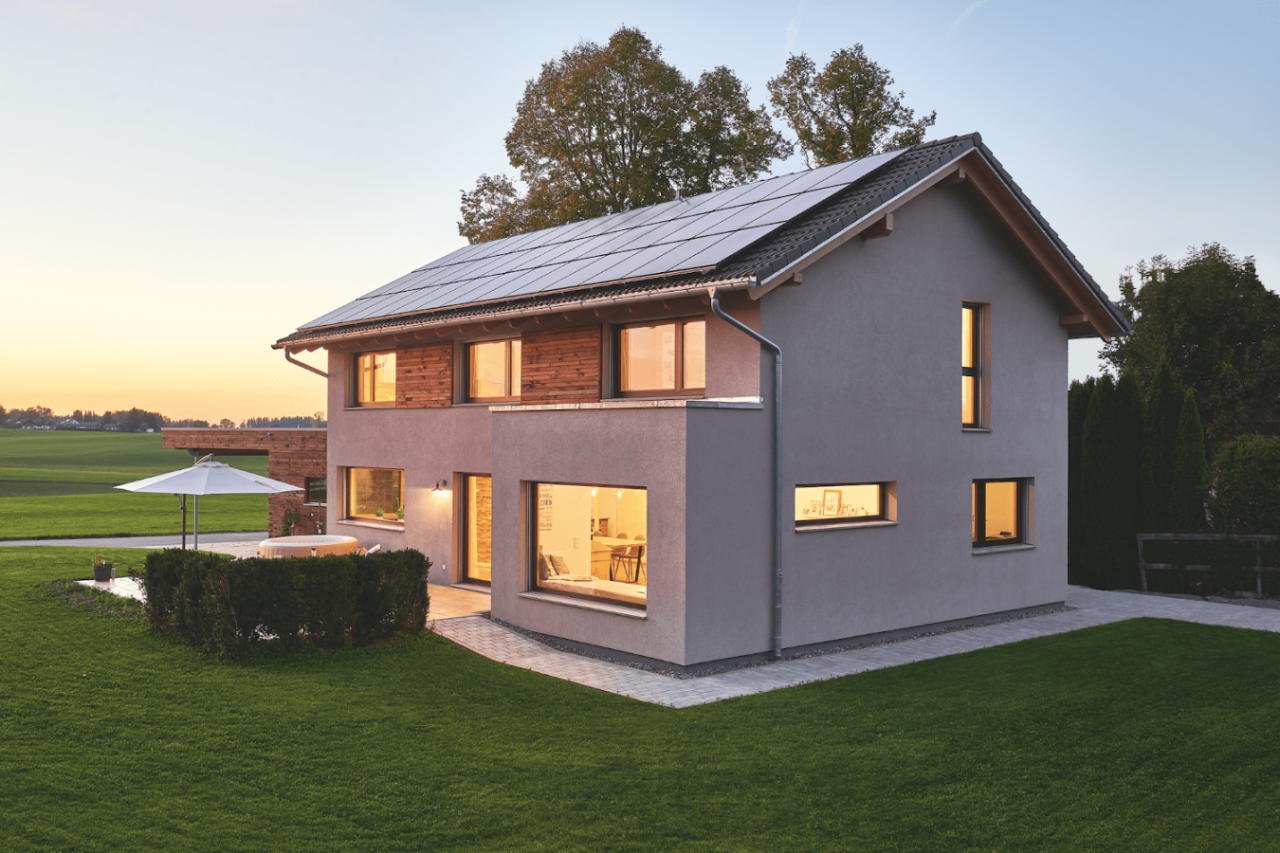 Modernes Landhaus mit Satteldach, Carport & Garage
